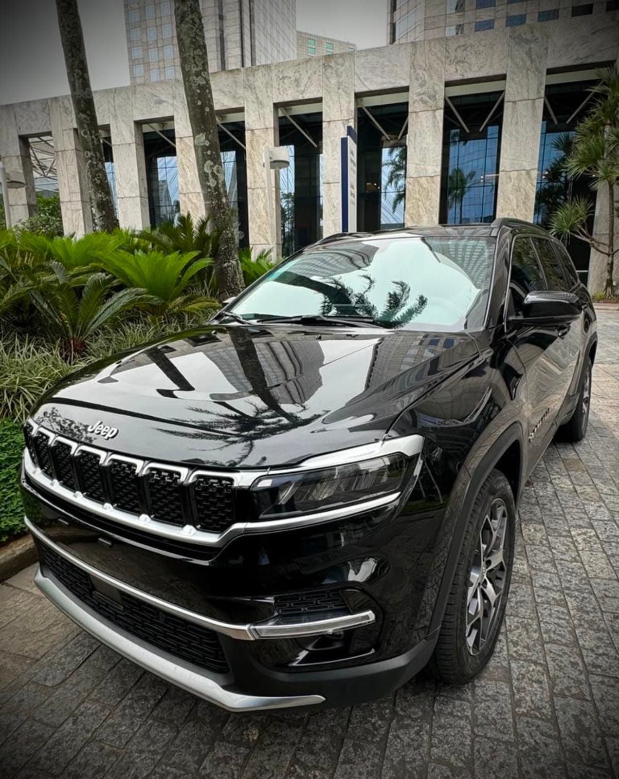 Jeep Commander da frota da EJS Transfer